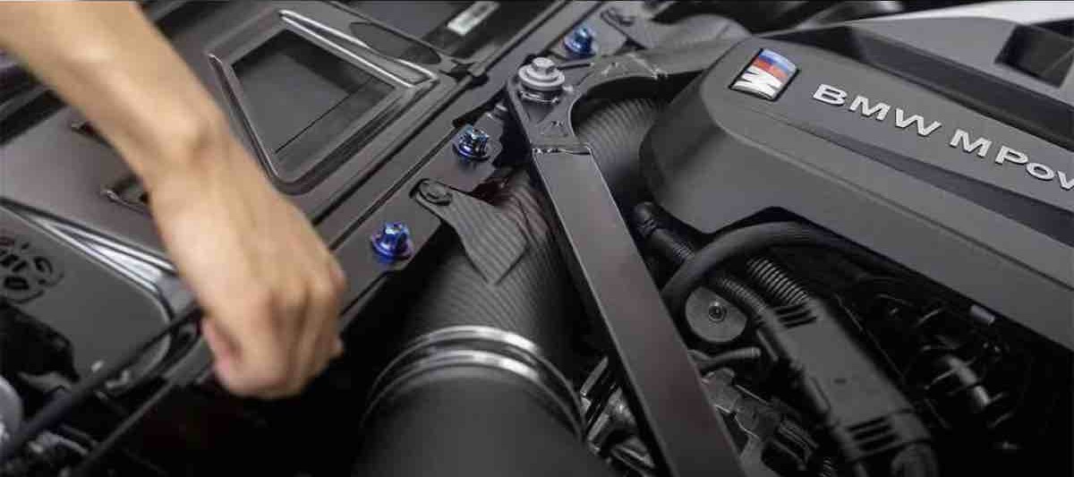 G8x Burnt-Blue Titanium Engine-Bay Screw Set — photo 2